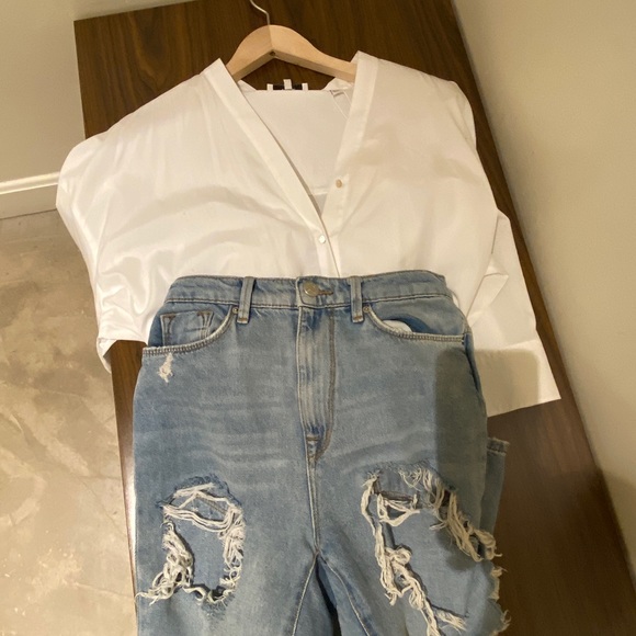 Ripped Mom High Rise Jeans - Picture 7 of 7